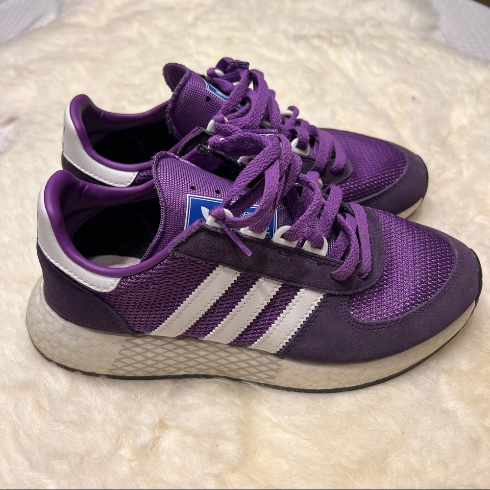 ADIDAS PURPLE AND WHITE SNEAKER